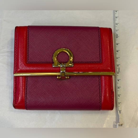 ❤️🩷SALVATORE FERRAGAMO
MEASUREMENTS IN PHOTOS 
FEEL FREE TO ASK QUESTIONS-EUC🩷❤️ - Picture 13 of 14